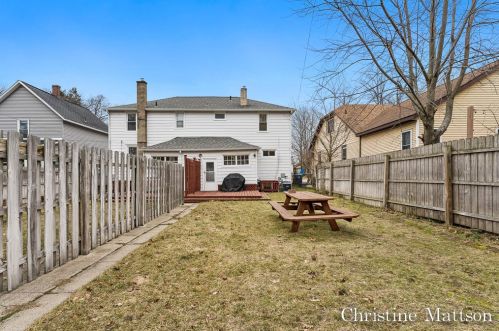 1849 Cherry St, Meskegon MI  49441-1013 exterior