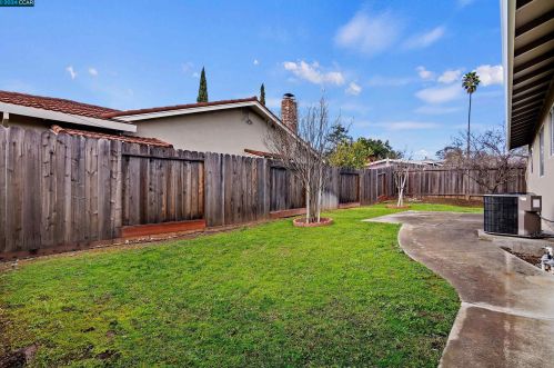 3913 Joan Ave, Concord CA 94521-2542 exterior