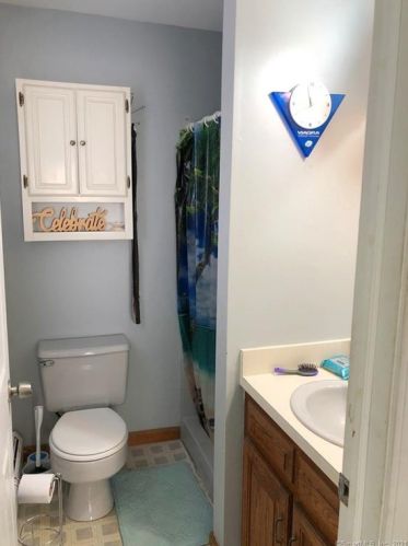 49 2 Ave, Enfield CT exterior