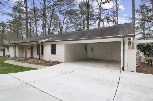 29 Brandon Ridge Dr, Atlanta, GA 30328-2146