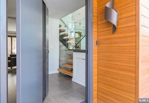 41 Buckingham Rd, Cresskill, NJ 07626-1630