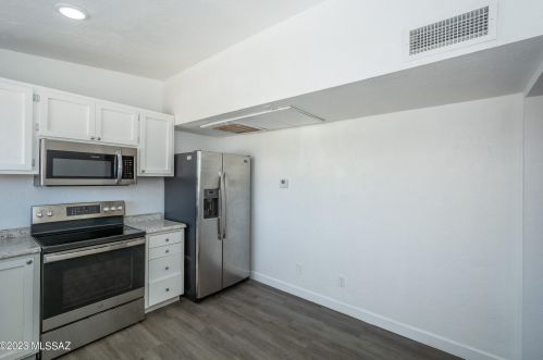 872 Glenn St, Tucson AZ  85705-4120 exterior