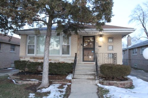10527 Emerald Ave, Chicago, IL 60628-2303