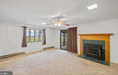 106 Lee Ann Ct, Hanover PA 17331-9560 exterior