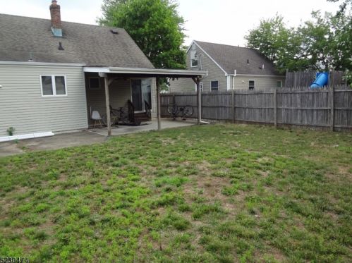 104 Schuyler Dr, Edison NJ  08817-3560 exterior