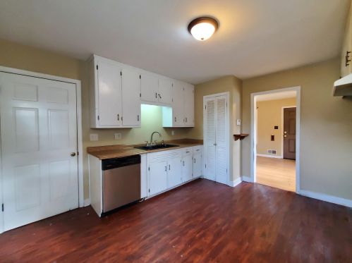 7730 Melvina St, Milwaukee, WI 53222-3034