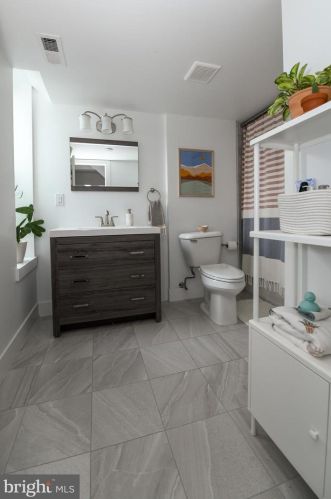 2203 Cumberland St, Philadelphia PA 19125-1732 exterior