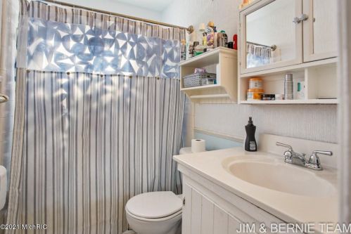 3100 Stratford Dr, Wyoming MI exterior