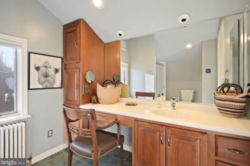 612 Pershing Dr, Silver Spring MD 20910-4341 exterior