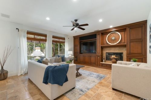 10723 Plumas Way, Tustin CA  92782-4305 exterior