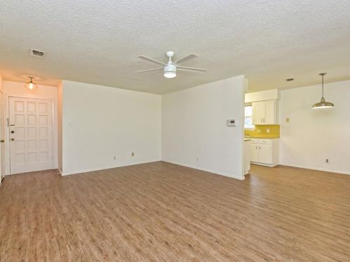 5204 Emerald Forest Dr, Austin TX  78745-2125 exterior