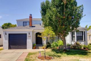 1704 50th St, Sacramento, CA 95819-4451