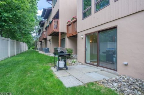 29 Cedarwood Ter, West Paterson NJ exterior