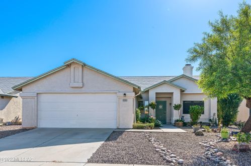 8888 Bottlebush Ln, Tucson, AZ 85742-8741