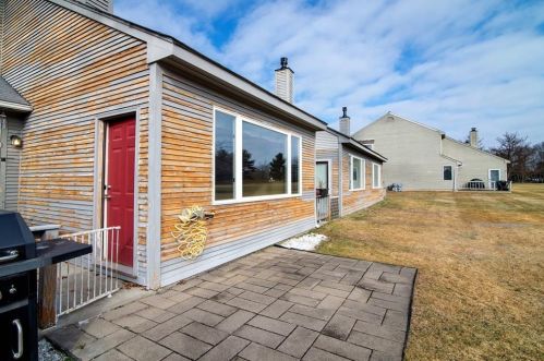 69 Nipmuc Trl, Providence RI  02904-7761 exterior