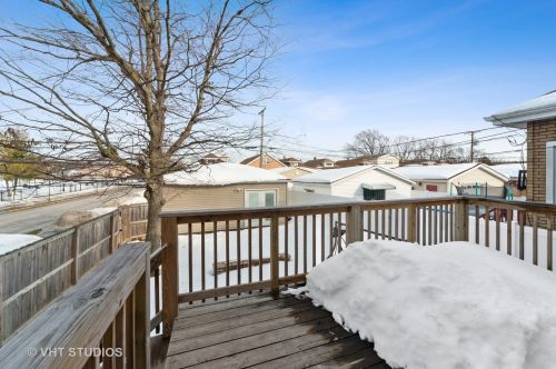 2747 76 Ct, Chicago IL 60707-3029 exterior