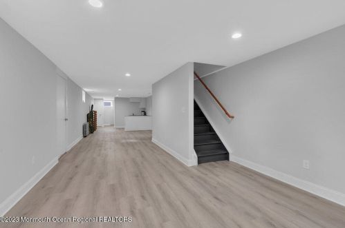 165 New Monmouth Rd, Middletown NJ  07748-2232 exterior