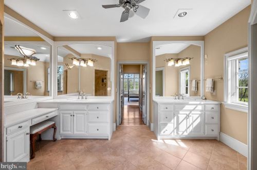 234 Golfview Rd, Ardmore PA 19003-1019 exterior