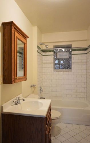 1336 Waveland Ave, Chicago IL  60613-3711 exterior