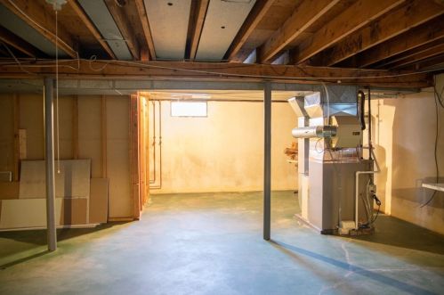 123 Bear Hole Rd, West Springfield MA 01089-1631 exterior