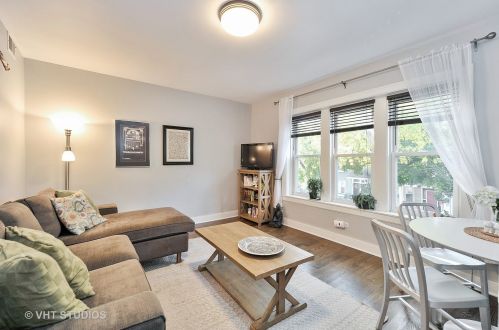 2248 Melrose St, Chicago, IL 60618-6316