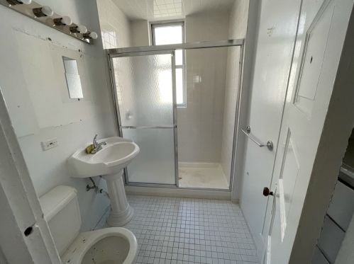 6320 Paulina St, Chicago IL 60660-1111 exterior