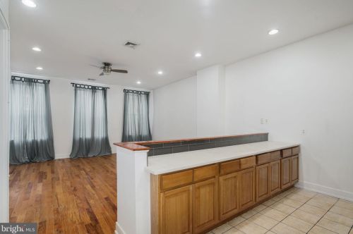 2218 Frankford Ave, Philadelphia PA  19125-2008 exterior