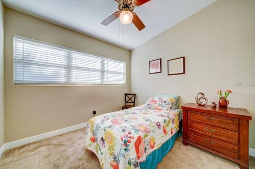 825 Riv Dr, Tampa FL 33617-7864 exterior