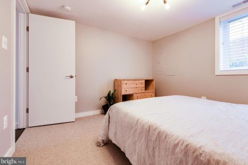 116 Gladden St, Alexandria VA 22304-2402 exterior