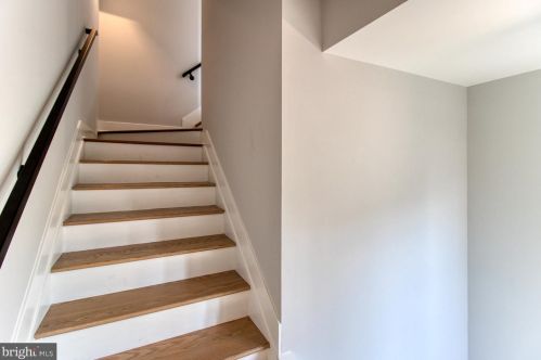 132 U St, Washington DC  20001-1606 exterior