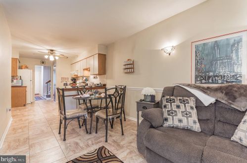 35 Aspen Dr, New Brunswick NJ 08902-1052 exterior