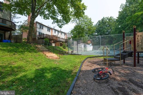 11907 Bargate Ct, Rockville MD 20852-4117 exterior