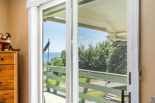 1445 Fern Ave, Duluth MN 55805-1133 exterior