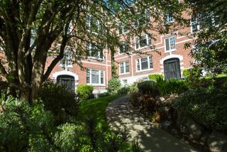 615 Bellevue Ave, Seattle WA  98102-4793 exterior