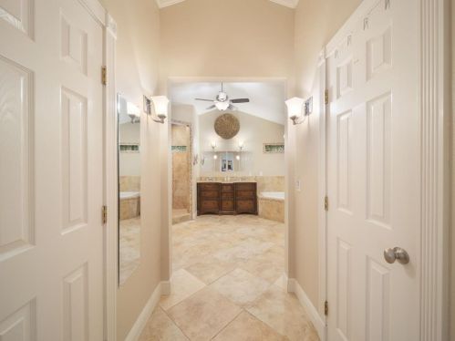 9604 Flintrock Cir, Austin TX 78737-1113 exterior