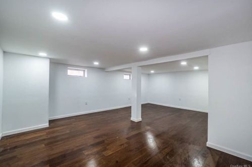 15 17 St, Huntington Station NY 11746-2913 exterior