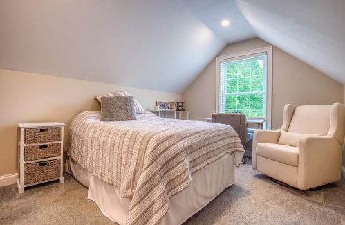 362 Grant Rd, Newmarket NH 03857-2108 exterior