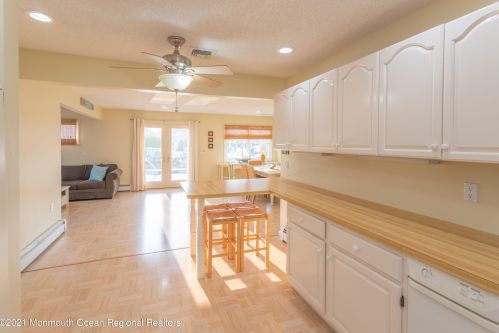 58 Ocean Gate Ave, Berkeley Township NJ 08721-1420 exterior