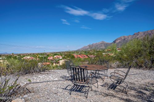 5860 Swan Rd, Tucson AZ 85718-5433 exterior