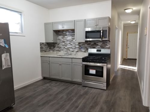 6720 Elizabeth St, Chicago, IL 60636-2922