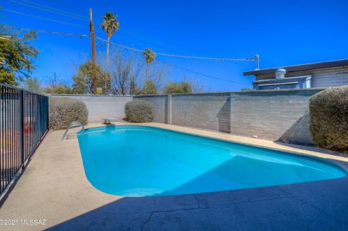 7821 Adams St, Tucson AZ 85719-4237 exterior