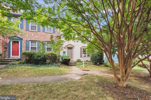 5840 Berkshire Ct, Alexandria, VA 22303-1631