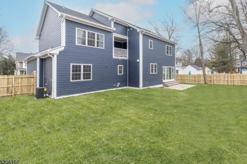 2051 Jersey Ave, Scotch Plains NJ  07076-4679 exterior