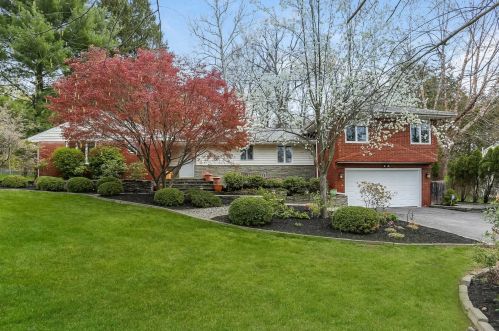 19 Old Farms Rd, Poughkeepsie, NY 12603-5005