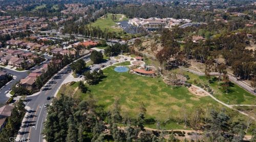 2940 Nau Ave, Tustin CA 92782-3377 exterior