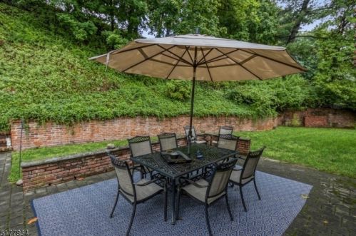 1401 Outlook Dr, Mountainside NJ 07092-1412 exterior