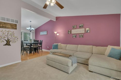 4 Exeter St, Old Bridge NJ 08857-2202 exterior