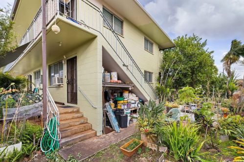 1313 Ahiahi St, Honolulu HI 96817-1901 exterior