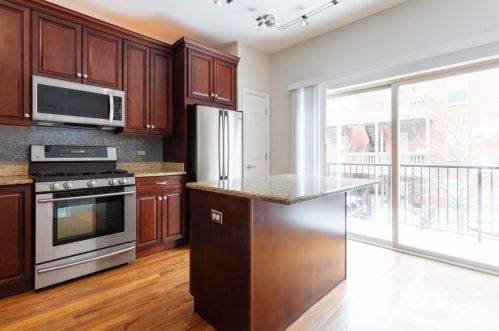 348 Eastgate Pl, Chicago IL  60616-5502 exterior