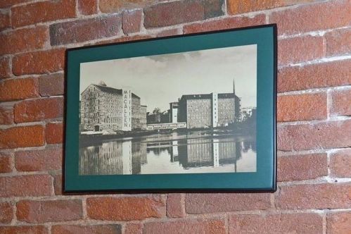 6 Bay Rd, Newmarket NH 03857-1702 exterior